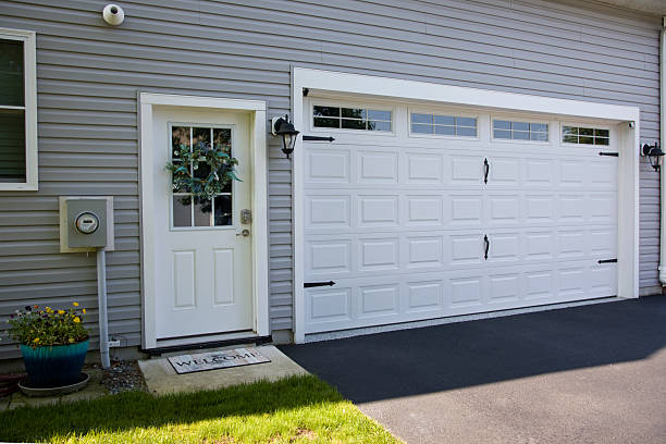 24/7 Emergency Garage Door Panel Replacement experts in Oak Grove, KY